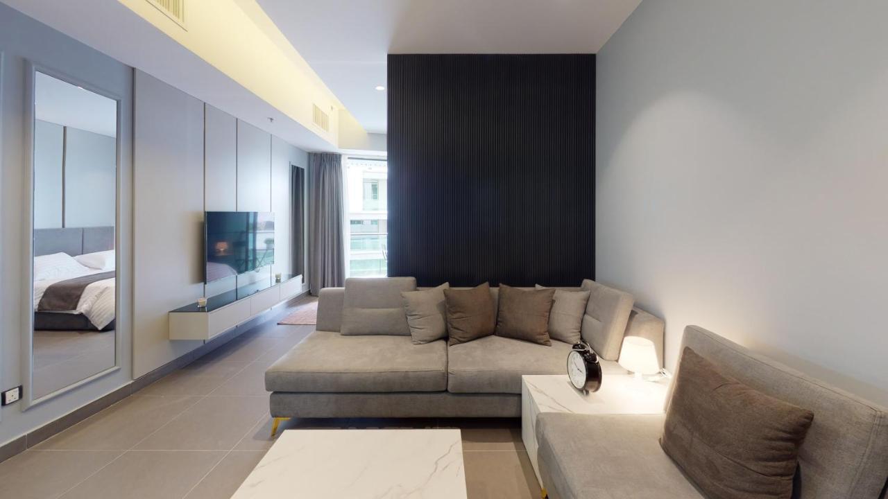 Al Fares Luxury Furnished Apartment-Damac Tower Exterior photo